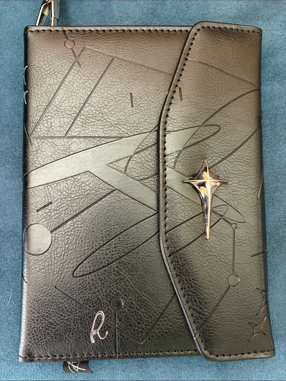 TNT RAyan Black Embossed Leather Passport Wallet with Signature Logo - Picture 6 of 10